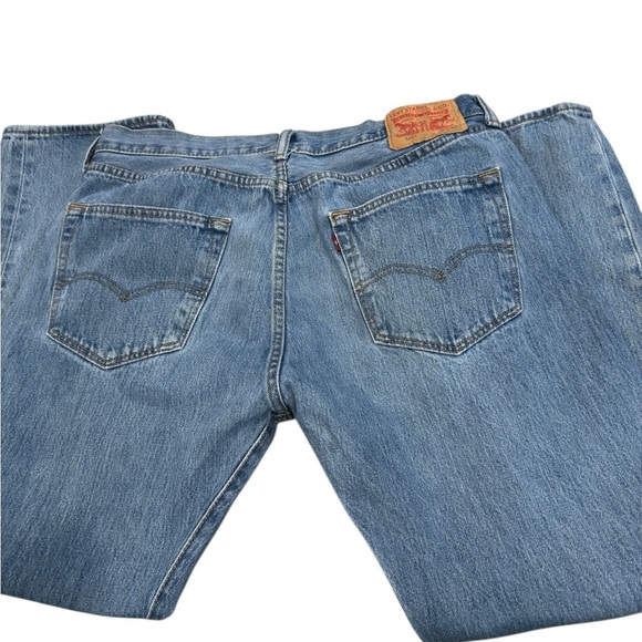 Levi’s 501 Original Fit Blue Jeans Denim LightWash  Button Fly Closure 36 X 30 - Picture 7 of 9